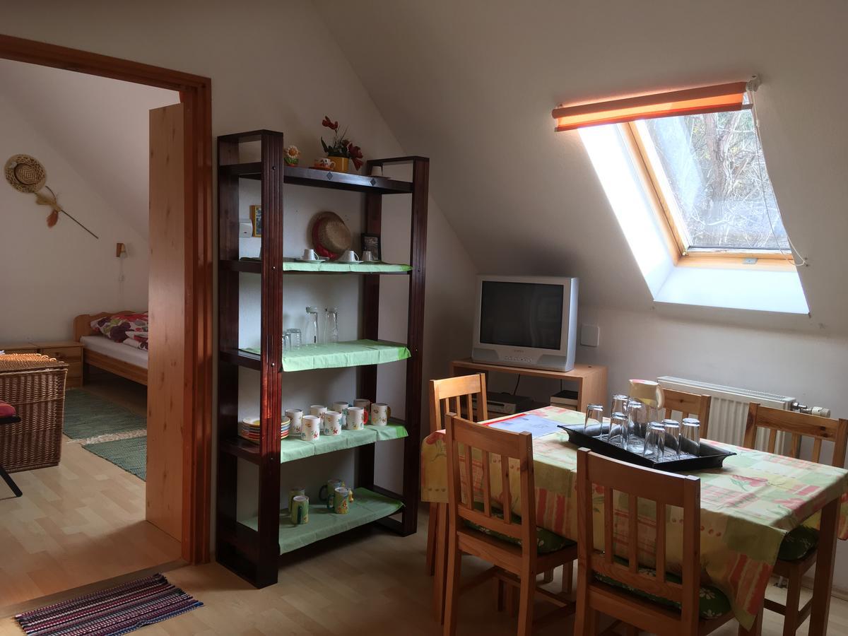 Bakonyi Apartmanház Eplény Extérieur photo