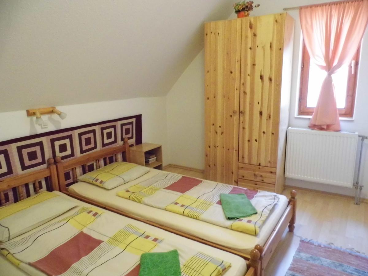 Bakonyi Apartmanház Eplény Extérieur photo